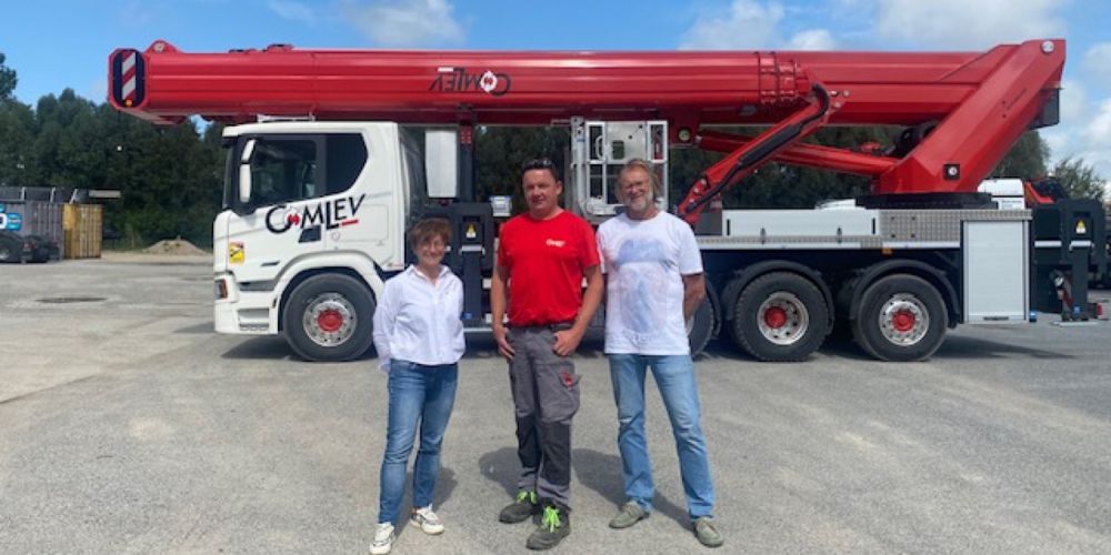 Comlev investit avant de déménager